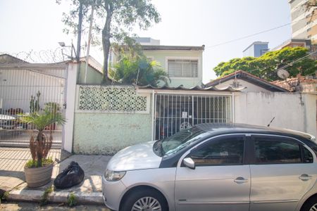 Casa à venda com 110m², 2 quartos e 1 vaga Casa à venda com 110m², 2 quartos e 1 vagaFachada