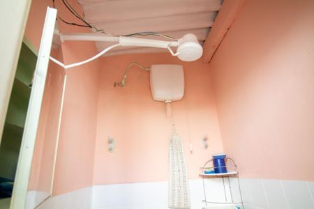 Casa à venda com 110m², 2 quartos e 1 vaga Casa à venda com 110m², 2 quartos e 1 vagaBanheiro de Serviço