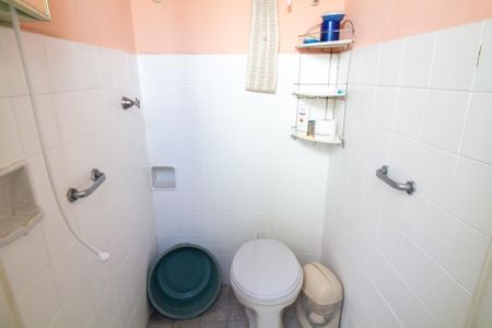 Casa à venda com 110m², 2 quartos e 1 vaga Casa à venda com 110m², 2 quartos e 1 vagaBanheiro de Serviço