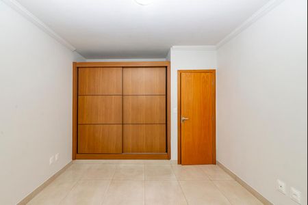 Apartamento para alugar com 110m², 3 quartos e 2 vagas Apartamento para alugar com 110m², 3 quartos e 2 vagasSuíte
