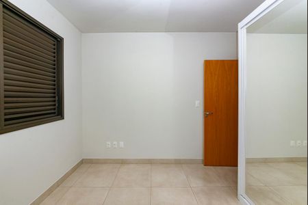 Apartamento para alugar com 110m², 3 quartos e 2 vagas Apartamento para alugar com 110m², 3 quartos e 2 vagasQuarto 2