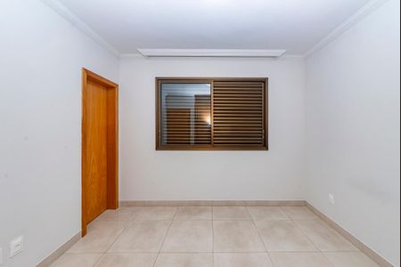 Apartamento para alugar com 110m², 3 quartos e 2 vagas Apartamento para alugar com 110m², 3 quartos e 2 vagasSuíte