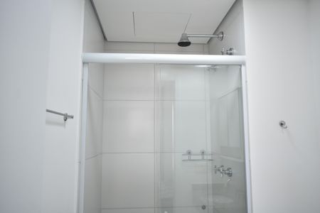Banheiro de kitnet/studio para alugar com 0 quarto, 21m² em Vila Mariana, São Paulo