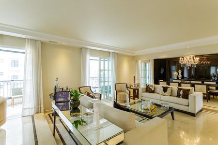 Apartamento à venda com 331m², 4 quartos e 5 vagasSala