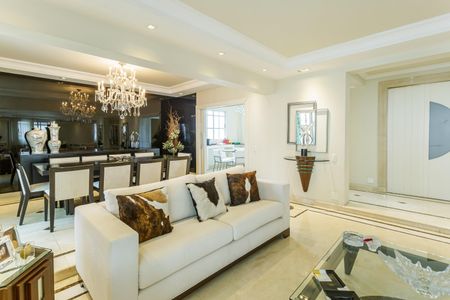 Apartamento à venda com 331m², 4 quartos e 5 vagasSala