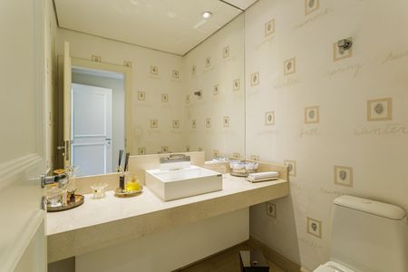 Apartamento à venda com 331m², 4 quartos e 5 vagasLavabo