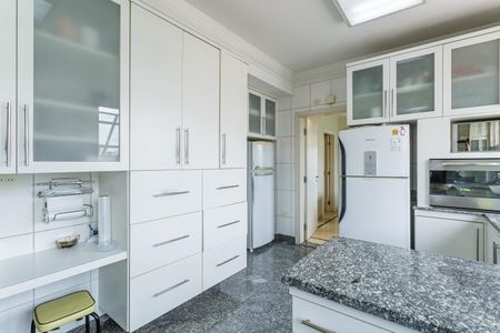 Apartamento à venda com 331m², 4 quartos e 5 vagasCozinha