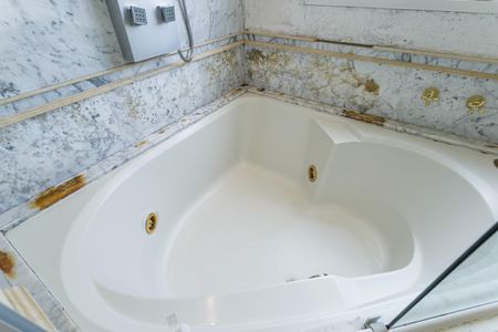 Apartamento à venda com 331m², 4 quartos e 5 vagasBanheiro da Suíte 3