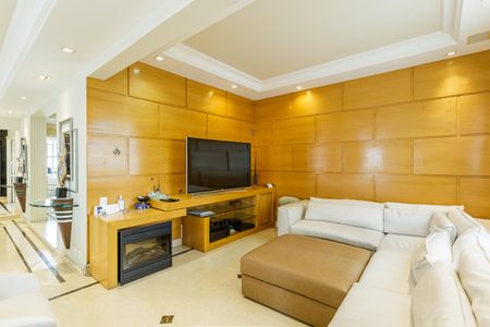 Apartamento à venda com 331m², 4 quartos e 5 vagasSala