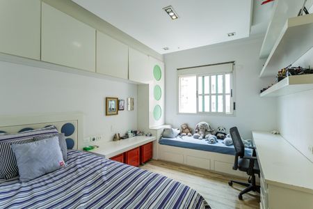 Apartamento à venda com 331m², 4 quartos e 5 vagasSuíte 2