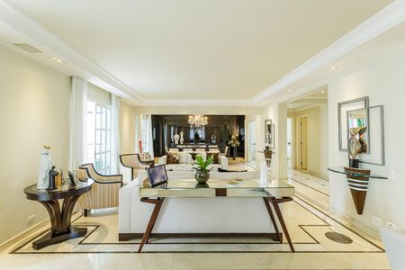 Apartamento à venda com 331m², 4 quartos e 5 vagasSala