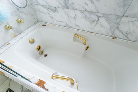 Apartamento à venda com 331m², 4 quartos e 5 vagasBanheiro da Suíte 4