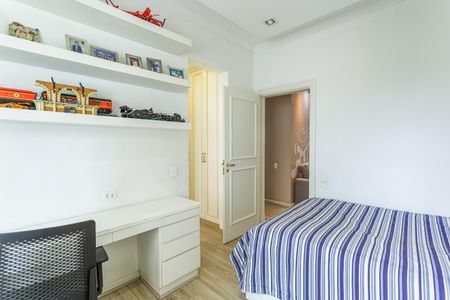Apartamento à venda com 331m², 4 quartos e 5 vagasSuíte 2