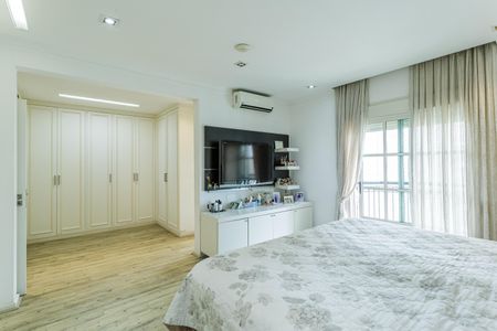 Apartamento à venda com 331m², 4 quartos e 5 vagasSuíte 3