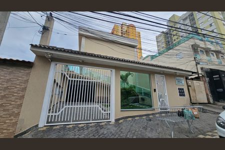 Casa de condomínio à venda com 65m², 2 quartos e 1 vaga Casa de condomínio à venda com 65m², 2 quartos e 1 vagaFachada