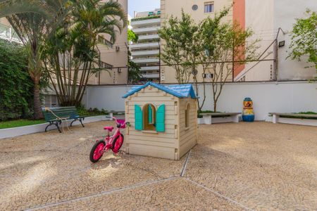 Apartamento à venda com 126m², 3 quartos e 2 vagasÁrea comum - Playground