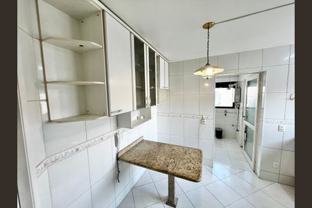 Apartamento à venda com 86m², 3 quartos e 2 vagasCozinha