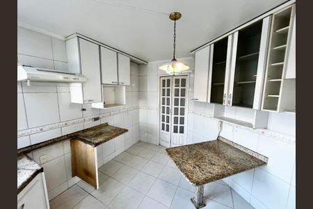 Apartamento à venda com 86m², 3 quartos e 2 vagasCozinha