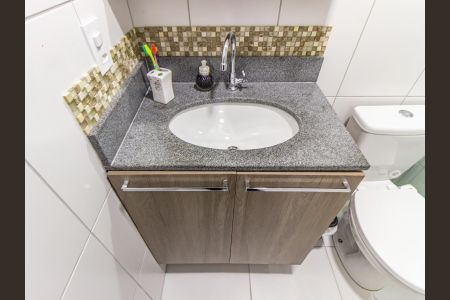 Apartamento à venda com 45m², 2 quartos e 1 vaga Apartamento à venda com 45m², 2 quartos e 1 vagaBanheiro