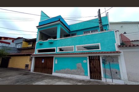 Casa à venda com 200m², 4 quartos e 1 vaga Casa à venda com 200m², 4 quartos e 1 vagaFachada com Placa