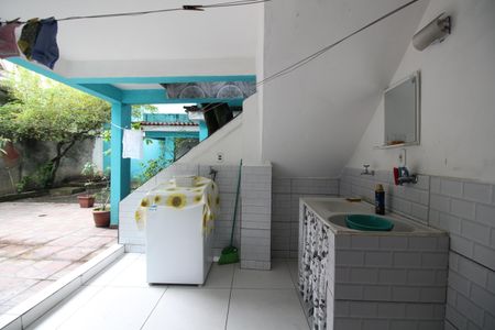 Casa à venda com 200m², 4 quartos e 1 vagaÁrea de Serviço