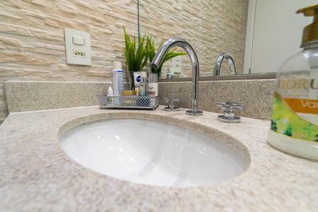 Apartamento à venda com 75m², 2 quartos e 1 vaga Apartamento à venda com 75m², 2 quartos e 1 vagaBanheiro Social Detalhe