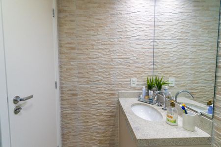 Apartamento à venda com 75m², 2 quartos e 1 vaga Apartamento à venda com 75m², 2 quartos e 1 vagaBanheiro Social