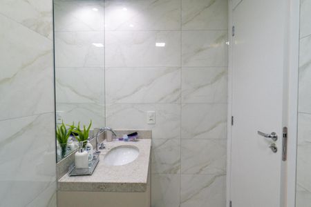 Apartamento à venda com 75m², 2 quartos e 1 vaga Apartamento à venda com 75m², 2 quartos e 1 vagaBanheiro da Suíte