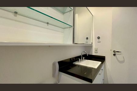 Apartamento para alugar com 68m², 1 quarto e 1 vaga Apartamento para alugar com 68m², 1 quarto e 1 vagaBanheiro da Suíte
