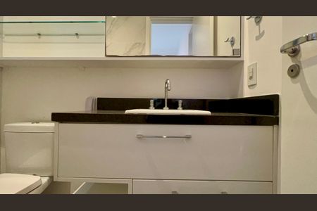 Apartamento para alugar com 68m², 1 quarto e 1 vaga Apartamento para alugar com 68m², 1 quarto e 1 vagaBanheiro da Suíte