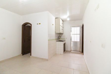 Sala/Cozinha de casa para alugar com 1 quarto, 40m² em Vila Carmosina, São Paulo