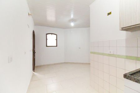 Sala/Cozinha de casa para alugar com 1 quarto, 40m² em Vila Carmosina, São Paulo