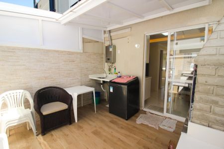 Casa de condomínio à venda com 100m², 2 quartos e 1 vagaÁrea de Serviço