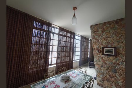 Casa à venda com 4 quartos, 265m² em Tanque, Rio de Janeiro