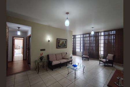 Casa à venda com 265m², 4 quartos e 3 vagas