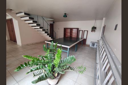 Casa à venda com 265m², 4 quartos e 3 vagas