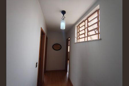 Casa à venda com 265m², 4 quartos e 3 vagas