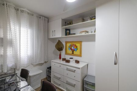 Casa à venda com 108m², 3 quartos e 2 vagasQuarto 2