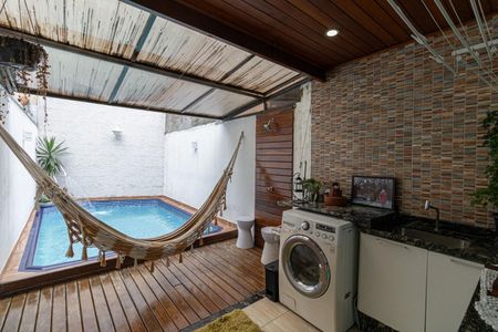 Casa à venda com 108m², 3 quartos e 2 vagasÁrea de Serviço