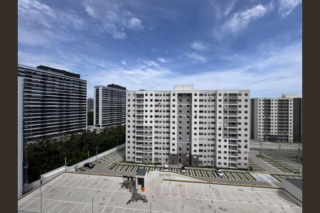Sala - Vista de apartamento à venda com 3 quartos, 44m² em Barra Olímpica, Rio de Janeiro