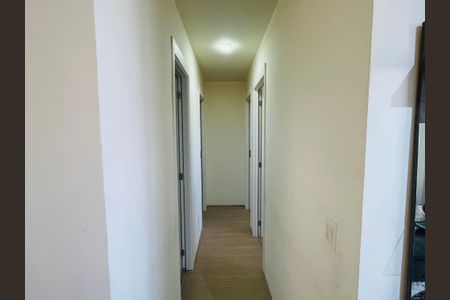 Apartamento à venda com 75m², 3 quartos e 2 vagasCorredor interno