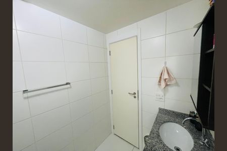 Apartamento à venda com 75m², 3 quartos e 2 vagasBanheiro 2