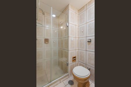 Banheiro de apartamento à venda com 1 quarto, 50m² em Centro Histórico, Porto Alegre