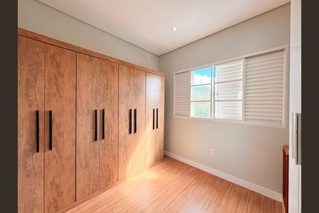 Casa à venda com 255m², 4 quartos e 3 vagasSuíte 2 - Closet
