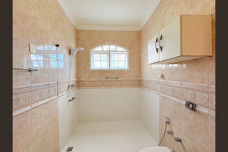 Casa à venda com 255m², 4 quartos e 3 vagasBanheiro Social 