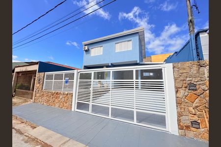 Casa à venda com 255m², 4 quartos e 3 vagasFachada
