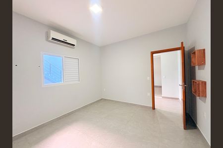 Casa à venda com 255m², 4 quartos e 3 vagasSuíte 1
