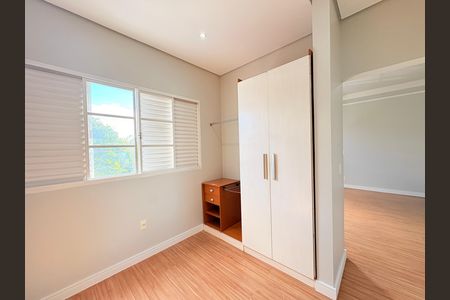 Casa à venda com 255m², 4 quartos e 3 vagasSuíte 2 - Closet