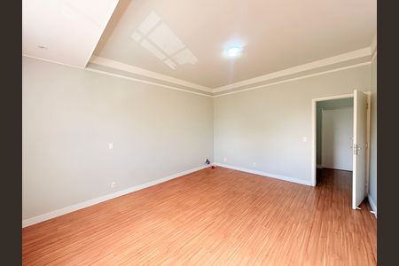 Casa à venda com 255m², 4 quartos e 3 vagasSuíte 2