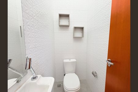 Casa à venda com 255m², 4 quartos e 3 vagasLavabo da área gourmet